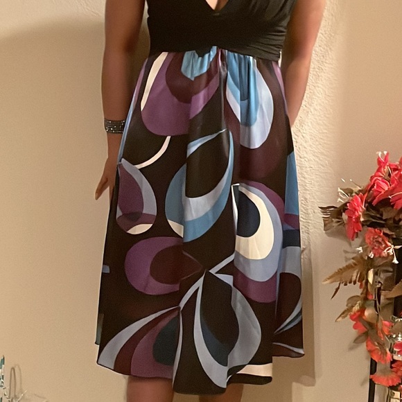 2 dresses - Picture 8 of 17